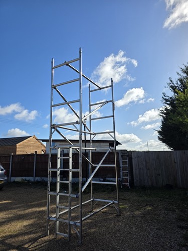 Mobile aluminum scaffold - mobile,