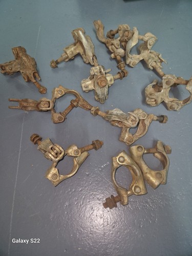 Used scaffolding clips 10 - x,